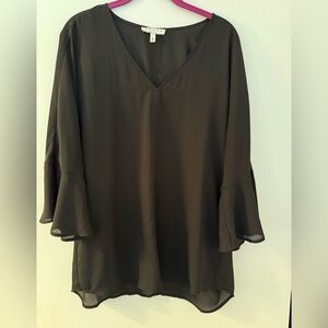 Chaus New York Women’s Black Bell
Sleeve Blouse Size L